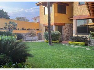 Casa en Venta en Club de golf Tabachines Cuernavaca