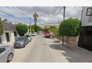 Casa en Venta en La Carmona León