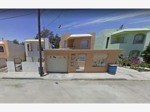 Casa en Venta en Magisterial La Presa Ensenada