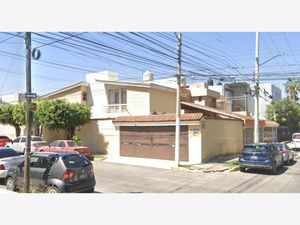 Casa en Venta en La Calma Zapopan