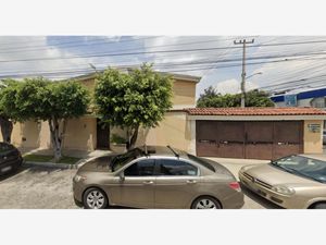 Casa en Venta en La Calma Zapopan