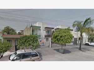 Casa en Venta en Villa Vicente Guerrero Guadalajara