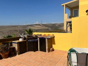 Casa estilo mexicano en comunidad con vista al mar