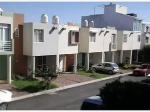 Casa en Venta en Santa Anita Residencial San Pedro Tlaquepaque