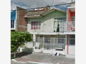 Casa en Venta en La Carmona León