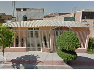 Casa en Venta en La Carmona León