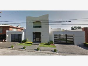 Casa en Venta en Valle de Santa Engracia San Pedro Garza García