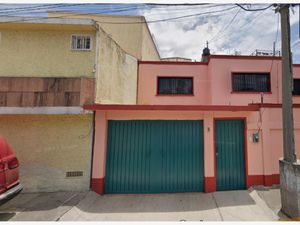 Casa en Venta en San Juan Ixtacala Tlalnepantla de Baz