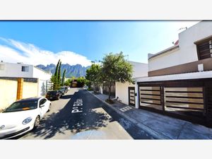 Casa en Venta en Cumbres Madeira Monterrey