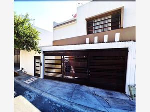 Casa en Venta en Cumbres Madeira Monterrey