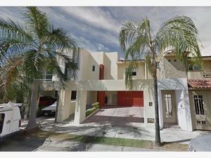 Casa en Venta en Residencial Fluvial Vallarta Puerto Vallarta