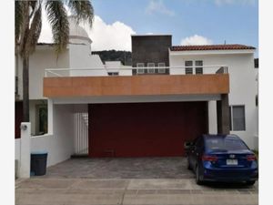 Casa en Venta en Arbolada Bosques de Santa Anita Tlajomulco de Zúñiga