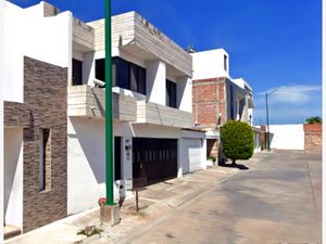 Casa en Venta en Lomas de Arbide León