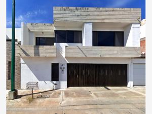 Casa en Venta en Lomas de Arbide León