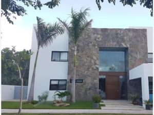 Casa en Venta en Lagos del Sol Benito Juárez