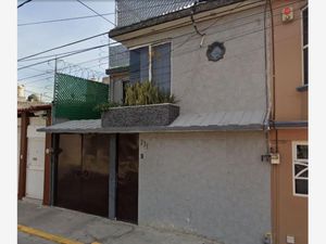 Casa en Venta en Villa de las Flores 1a Sección (Unidad Coacalco) Coacalco de Berriozábal