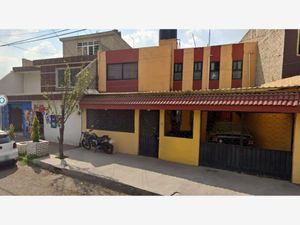 Casa en Venta en Jardines de Morelos Sección Fuentes Ecatepec de Morelos