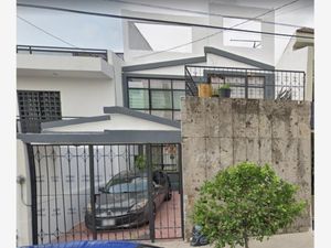 Casa en Venta en Colinas de las Aguilas Zapopan