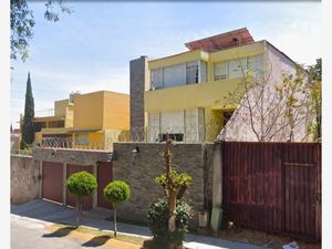 Casa en Venta en Lomas de la Cañada Naucalpan de Juárez