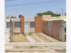 Casa en Venta en Jardines de Echeveste León