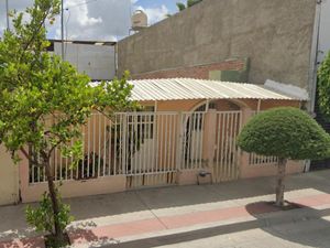 Casa en Venta en La Carmona León