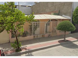 Casa en Venta en La Carmona León