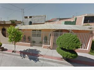 Casa en Venta en La Carmona León