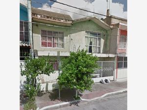 Casa en Venta en La Carmona León