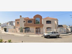 Casa en Venta en Loma Dorada Ensenada