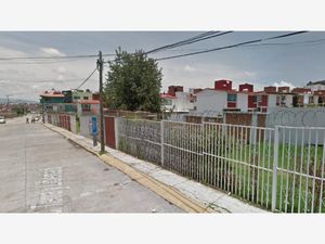 Casa en Venta en La Rivera Toluca