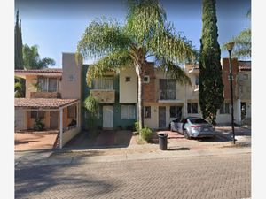 Casa en Venta en Real Del Bosque Zapopan