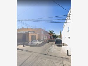 Casa en Venta en Lomas de Oblatos 1a Secc Guadalajara