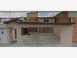 Casa en Venta en Club Jardin Toluca