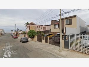 Casa en Venta en Playas de Tijuana Sección Costa de Oro Tijuana