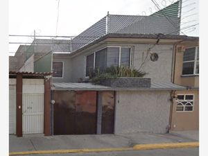 Casa en Venta en Villa de las Flores 1a Sección (Unidad Coacalco) Coacalco de Berriozábal