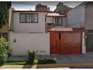 Casa en Venta en Unidad Victoria Toluca