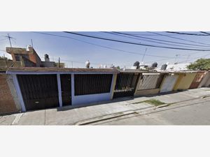 Casa en Venta en Villa de las Flores 1a Sección (Unidad Coacalco) Coacalco de Berriozábal