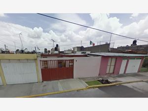 Casa en Venta en Villa de las Flores 1a Sección (Unidad Coacalco) Coacalco de Berriozábal