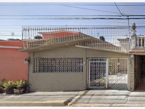 Casa en Venta en Villa de las Flores 1a Sección (Unidad Coacalco) Coacalco de Berriozábal