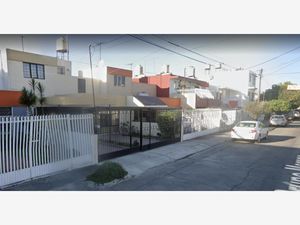 Casa en Venta en Jardines Alcalde Guadalajara