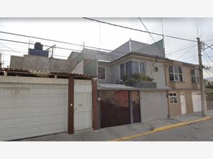 Casa en Venta en Villa de las Flores 1a Sección (Unidad Coacalco) Coacalco de Berriozábal