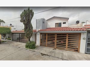 Casa en Venta en Lomas de La Victoria San Pedro Tlaquepaque