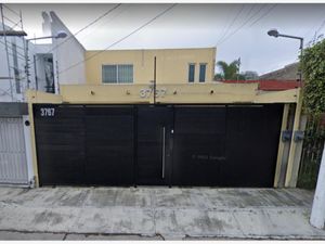 Casa en Venta en La Calma Zapopan