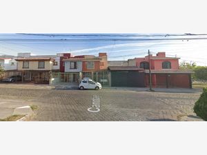 Casa en Venta en Jardines Del Auditorio Zapopan