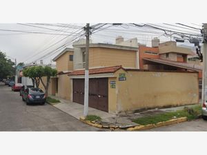 Casa en Venta en La Calma Zapopan