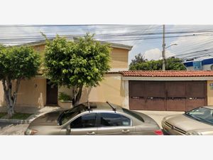 Casa en Venta en La Calma Zapopan