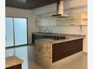 Casa en Venta en Residencial Esmeralda Norte Colima