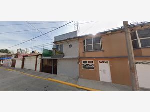 Casa en Venta en Villa de las Flores 1a Sección (Unidad Coacalco) Coacalco de Berriozábal