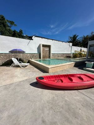 Casa en venta en Chicxulub a una cuadra del parque