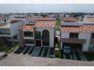 Casa en Venta en San Miguel Totocuitlapilco Metepec